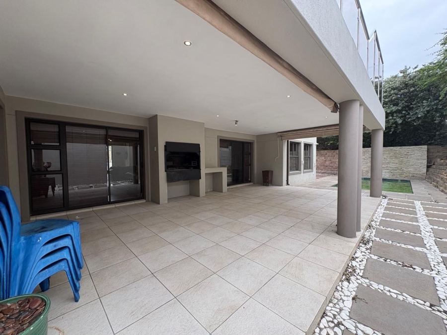 To Let 6 Bedroom Property for Rent in West Beach Western Cape